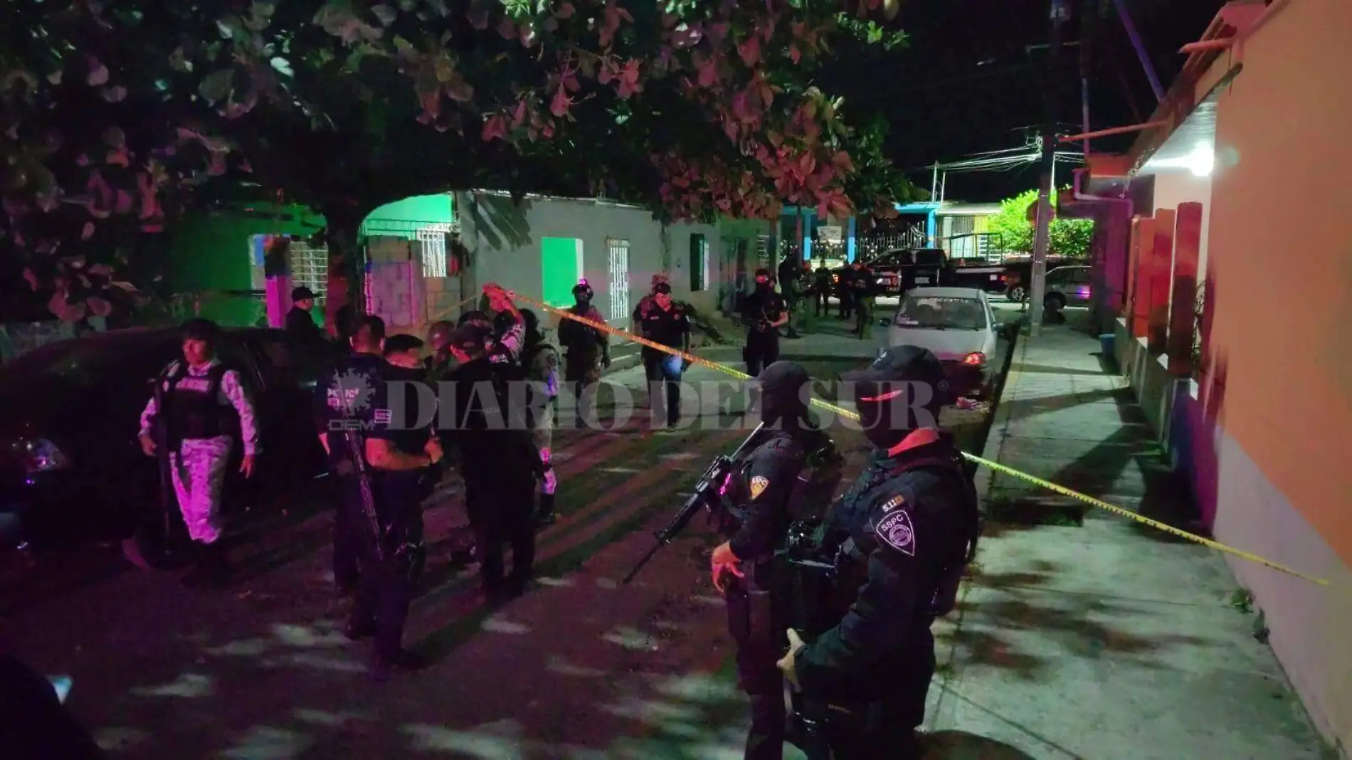 policias acordonado zona